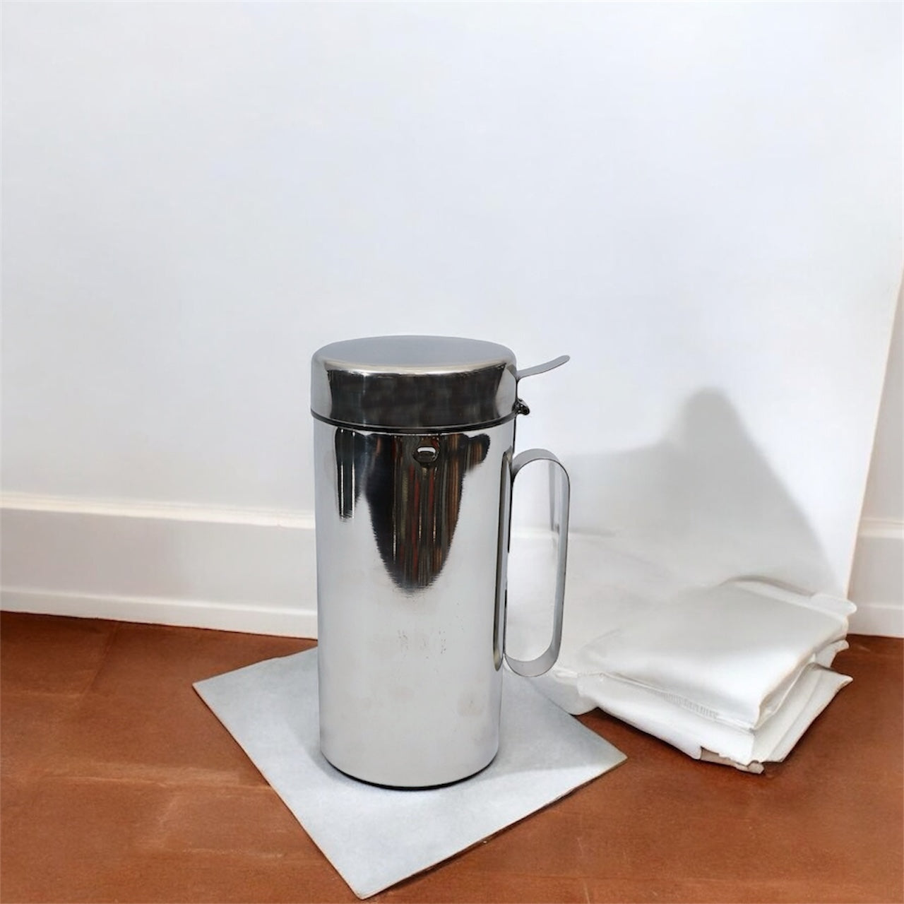 Oil Dispenser with Transparent Inner Lid – 1 Litre Capacity